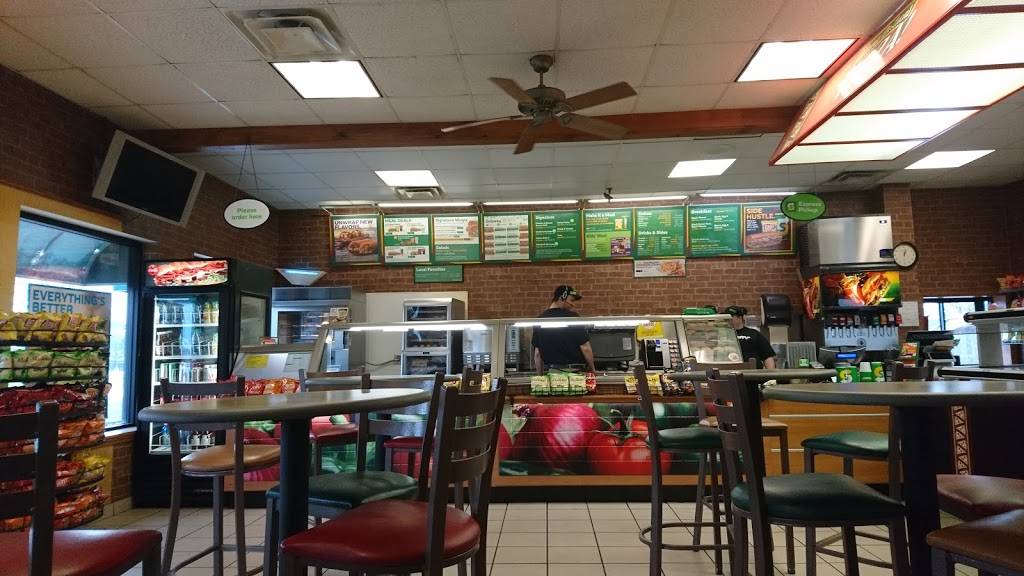 Subway | restaurant | 1425 S Dewey Ave, Wagoner, OK 74467, USA | 9184857585 OR +1 918-485-7585