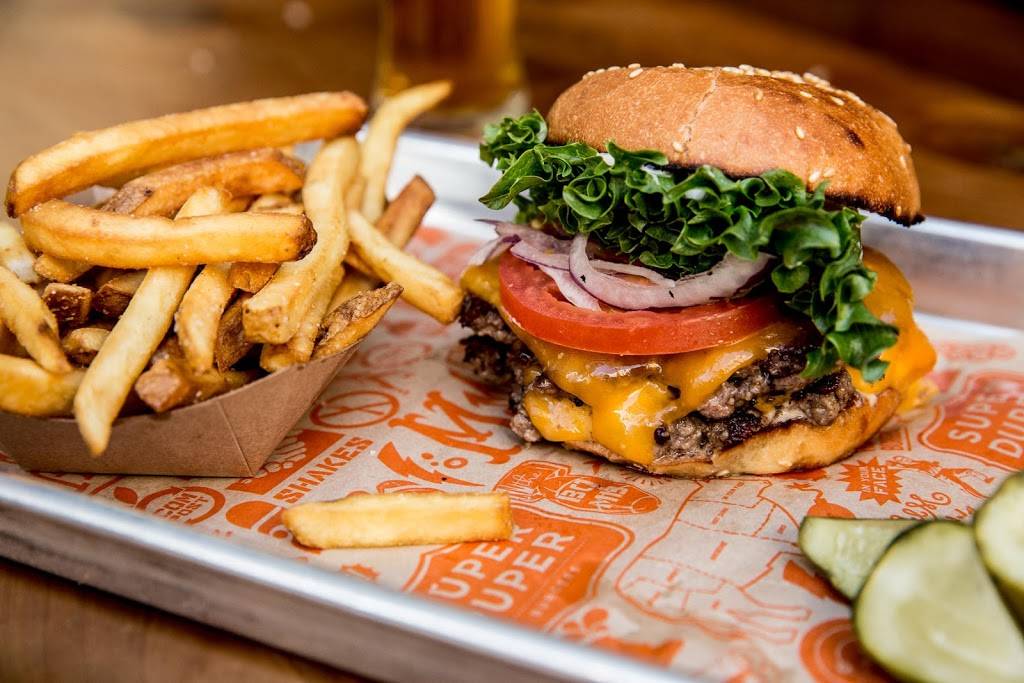 Super Duper Burgers | restaurant | 5959 Shellmound St, Emeryville, CA 94608, USA | 5106029029 OR +1 510-602-9029
