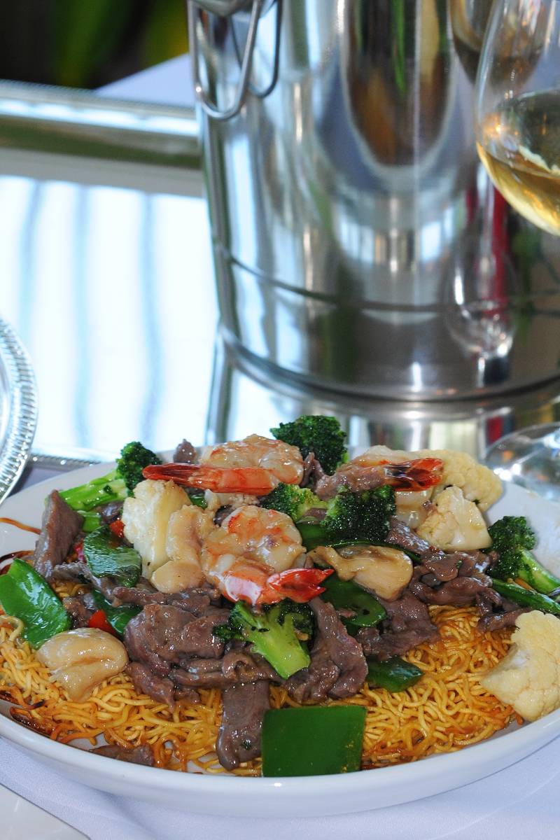 Rice and Noodles | restaurant | 6254 Chemin de la Côte-des-Neiges, Montréal, QC H3S 1N2, Canada | 5147317788 OR +1 514-731-7788