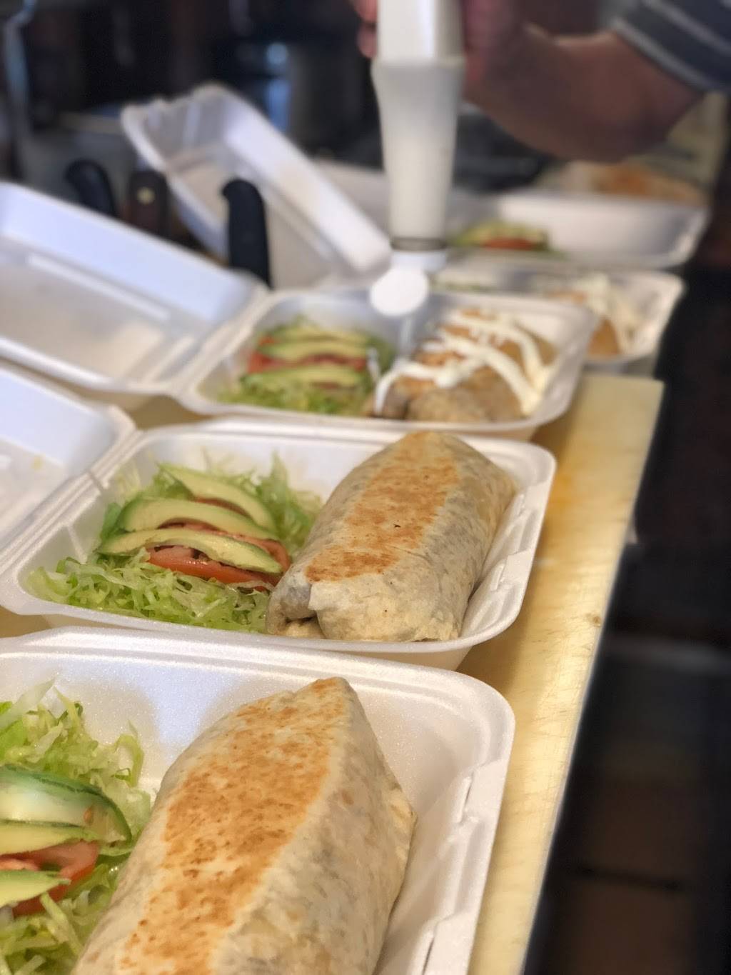 Amigos Pizzeria | restaurant | 2789 Hooper Ave, Brick, NJ 08723, USA | 7322793623 OR +1 732-279-3623