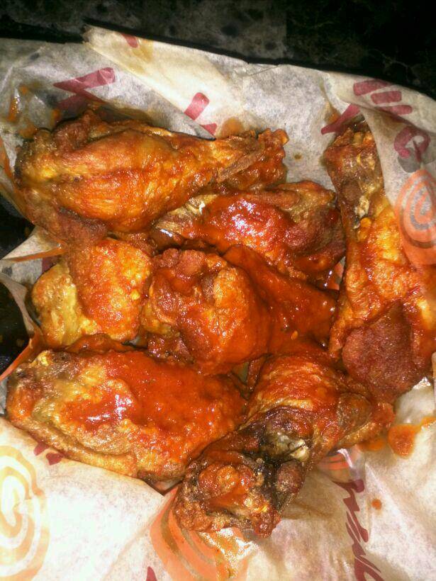 Wing Zone | restaurant | 9605 N Tryon St T, Charlotte, NC 28262, USA | 7047172445 OR +1 704-717-2445