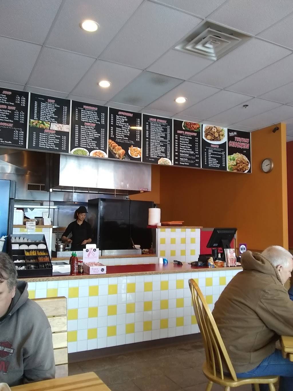 Asian Express | restaurant | 2800 New Pinery Rd #5, Portage, WI 53901, USA | 6087420001 OR +1 608-742-0001