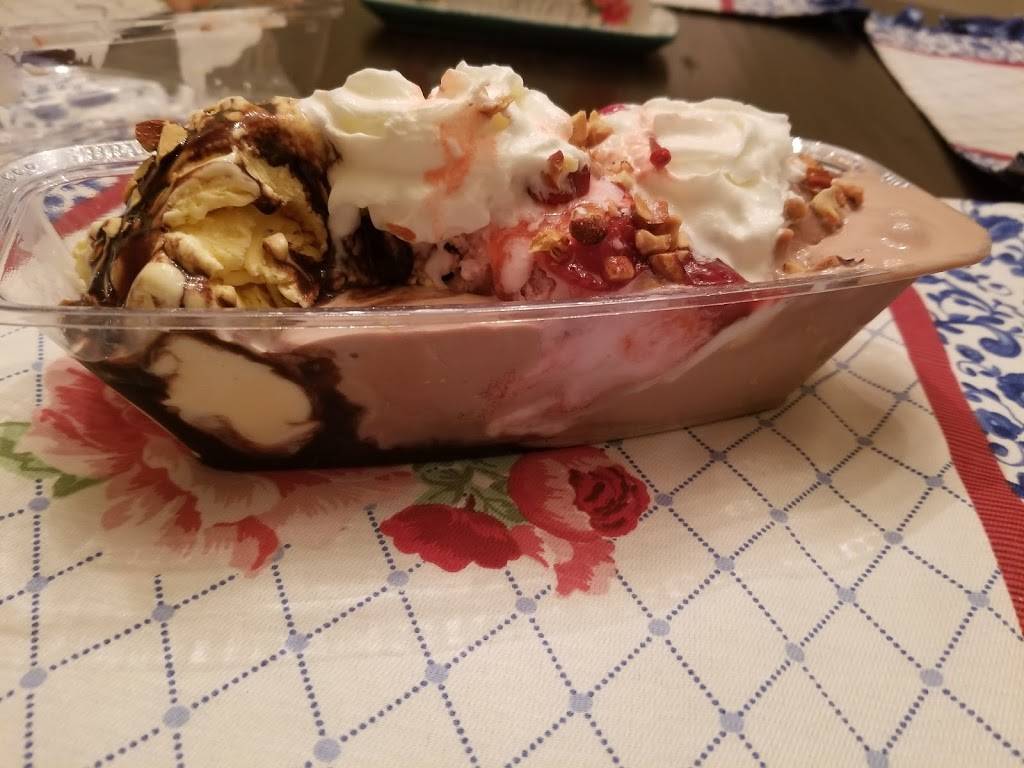 Braums Ice Cream & Burger Restaurant | restaurant | 3126 S 129th E Ave, Tulsa, OK 74134, USA | 9186657289 OR +1 918-665-7289