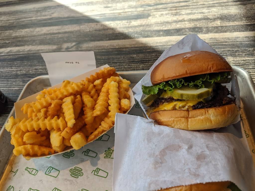 Shake Shack | meal takeaway | 119 Orlando Ave, Winter Park, FL 32789, USA | 3212035130 OR +1 321-203-5130