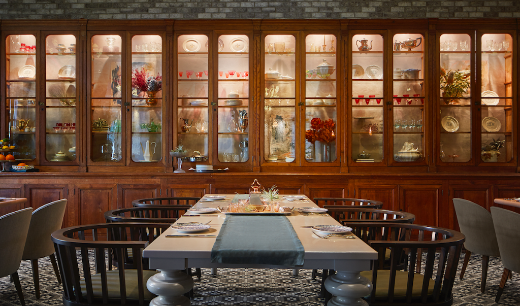 Alma Room | restaurant | F2, 3630 N Clark St, Chicago, IL 60613, USA | 7733022300 OR +1 773-302-2300