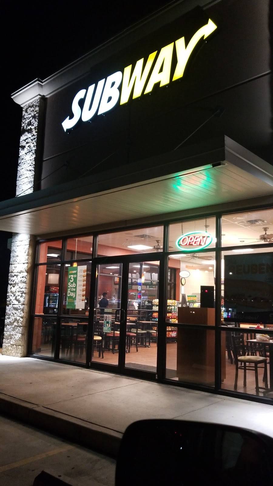 Subway Restaurants | restaurant | 8839 Culebra Rd #114, San Antonio, TX 78251, USA | 2105201888 OR +1 210-520-1888