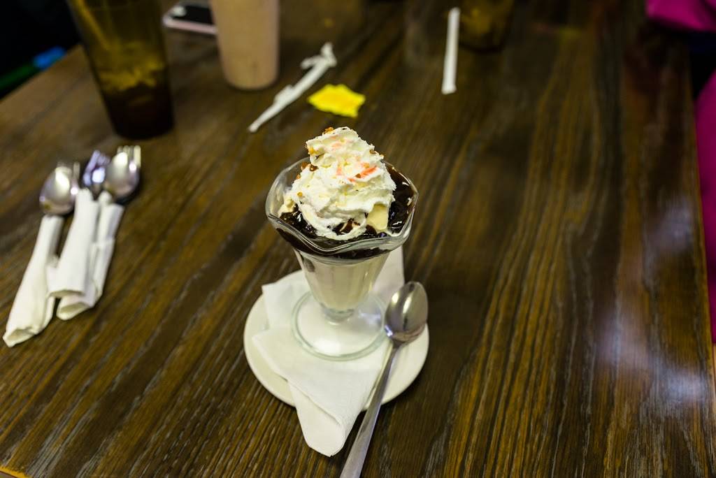 Lorettas Country Kitchen | restaurant | 12 E Pike St, Christiansburg, OH 45389, USA | 9378579275 OR +1 937-857-9275