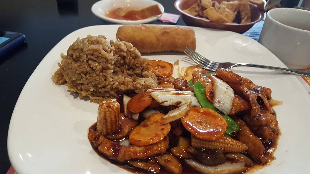 CHI Family Restaurant | restaurant | 819 Woodlawn Rd, Lincoln, IL 62656, USA | 2176050411 OR +1 217-605-0411