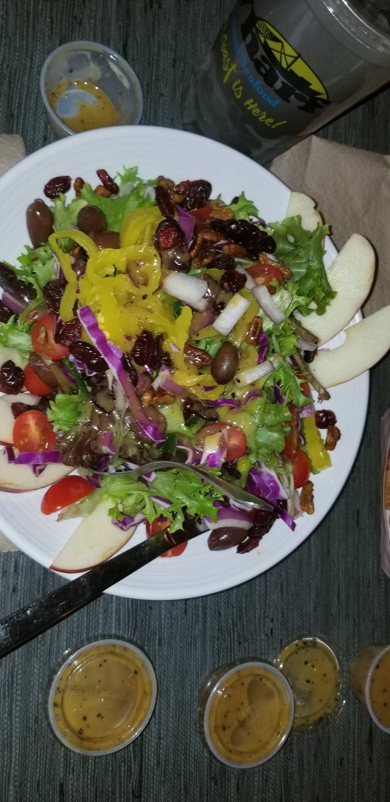 Wharf Casual Seafood EastChase | restaurant | 6945 Eastchase Loop, Montgomery, AL 36117, USA | 3345931850 OR +1 334-593-1850