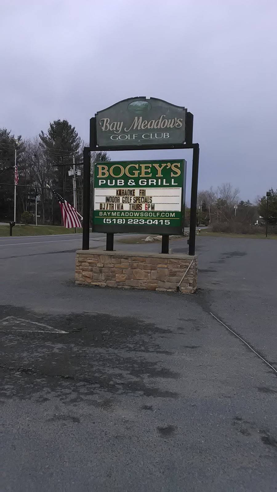 Bogeys Pub & Grill | restaurant | 31 Cronin Rd, Queensbury, NY 12804, USA | 5182230415 OR +1 518-223-0415