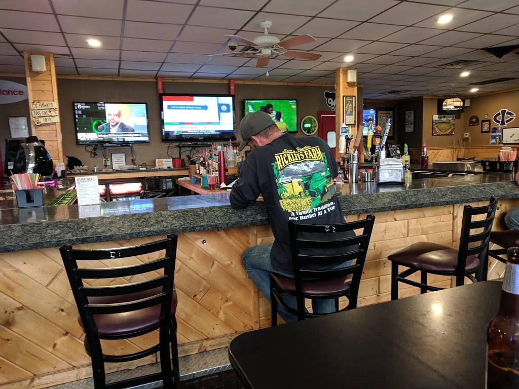 Sneakers Eatery and Pub | restaurant | 1317 Central Ave, Fort Dodge, IA 50501, USA | 5155763336 OR +1 515-576-3336