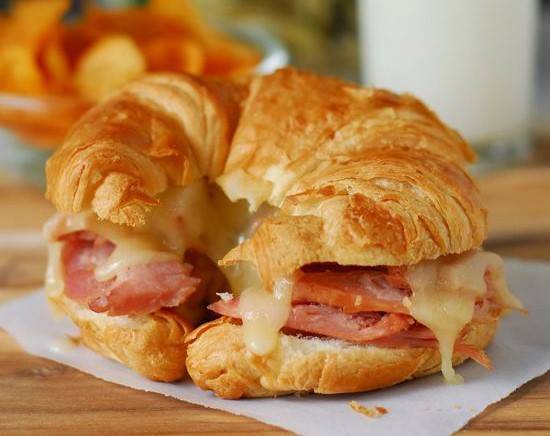 Lillie Maes Southern Cafe | restaurant | 705 W Columbus Dr, Tampa, FL 33602, USA | 7273340930 OR +1 727-334-0930