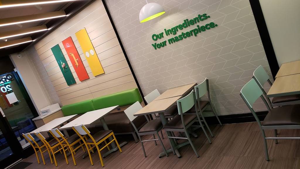 Subway | restaurant | The Quad - York University, C1, 105 The Pond Rd #20, North York, ON M3J 0K9, Canada | 6477159905 OR +1 647-715-9905