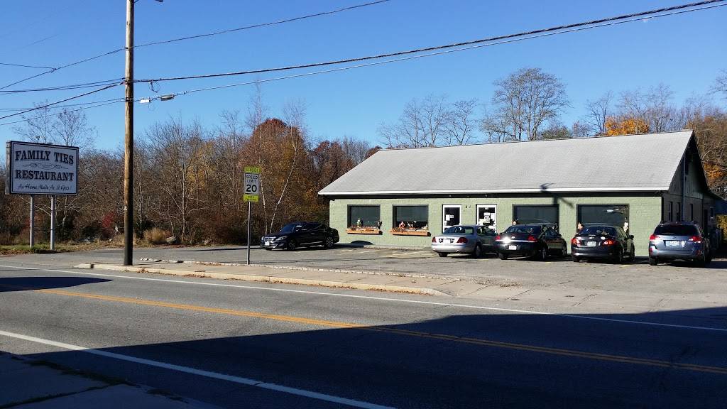 Family Ties | restaurant | 221 Main Rd, Tiverton, RI 02878, USA | 4016242321 OR +1 401-624-2321