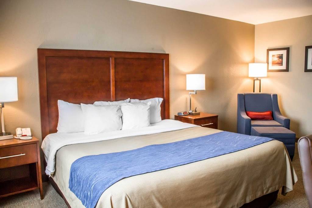 Comfort Inn & Suites | restaurant | 840 Sean St, Fremont, OH 43420, USA | 4193559300 OR +1 419-355-9300