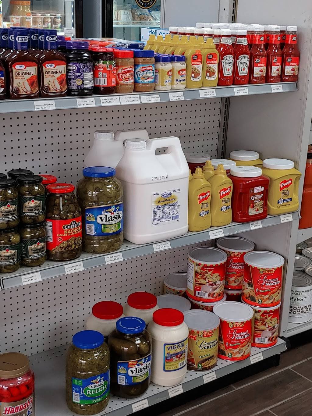 Moms deli | restaurant | 1101 4th Ave N, Bessemer, AL 35020, USA | 2054246703 OR +1 205-424-6703