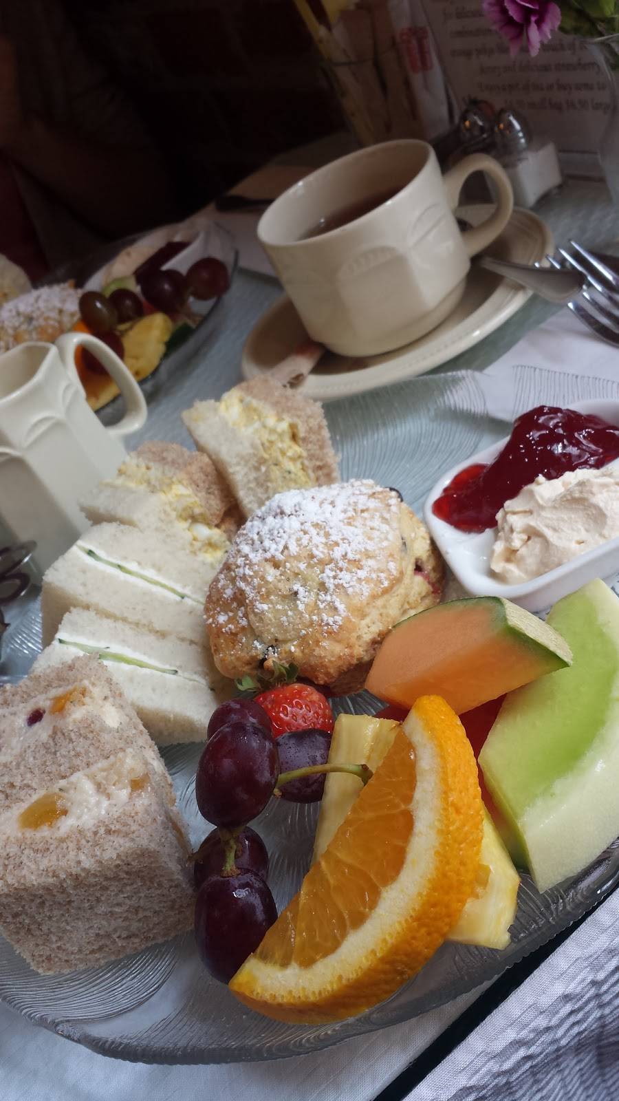 The Tea Room | restaurant | 223 Queen St S, Mississauga, ON L5M 1L6, Canada | 9055427674 OR +1 905-542-7674