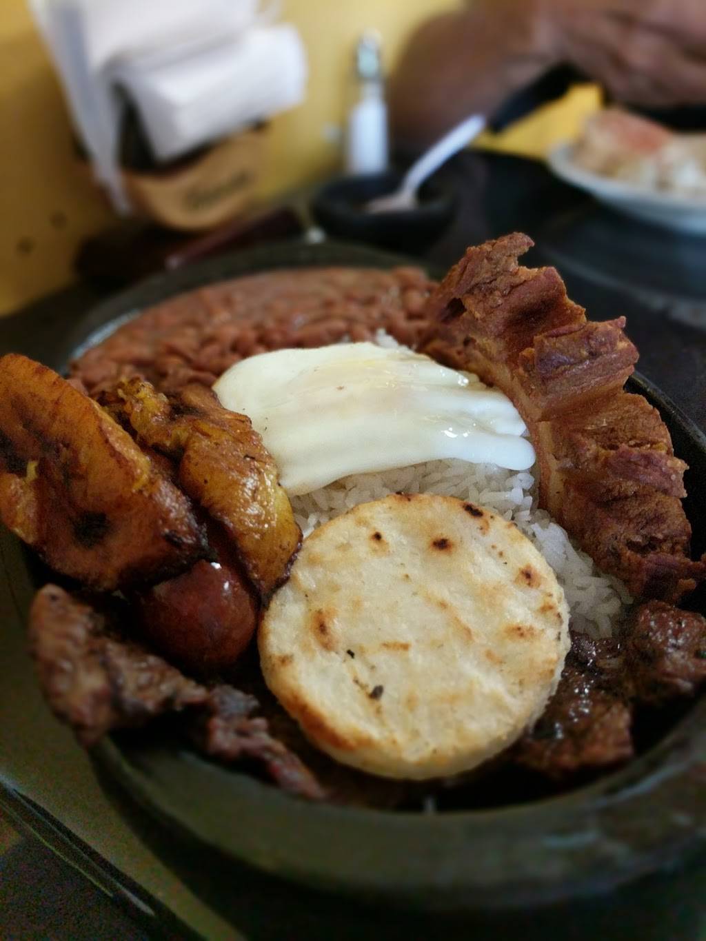 Mi Fondita Colombian Restaurant | restaurant | 16786 NW 67th Ave, Hialeah, FL 33015, USA | 3055579496 OR +1 305-557-9496