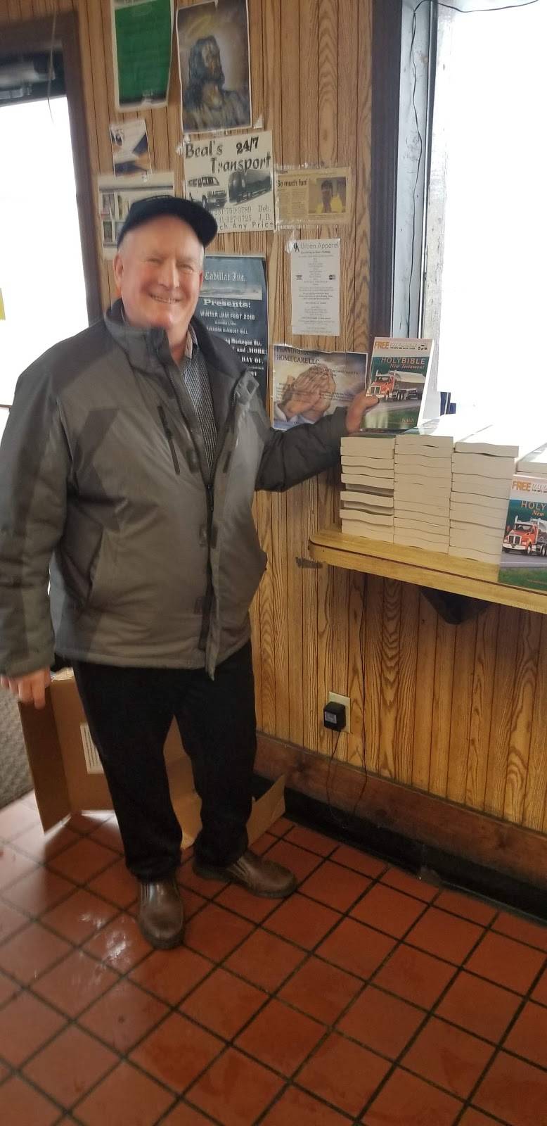 Chicken Coop | restaurant | 2544 Sanford St, Muskegon, MI 49444, USA | 2317335516 OR +1 231-733-5516