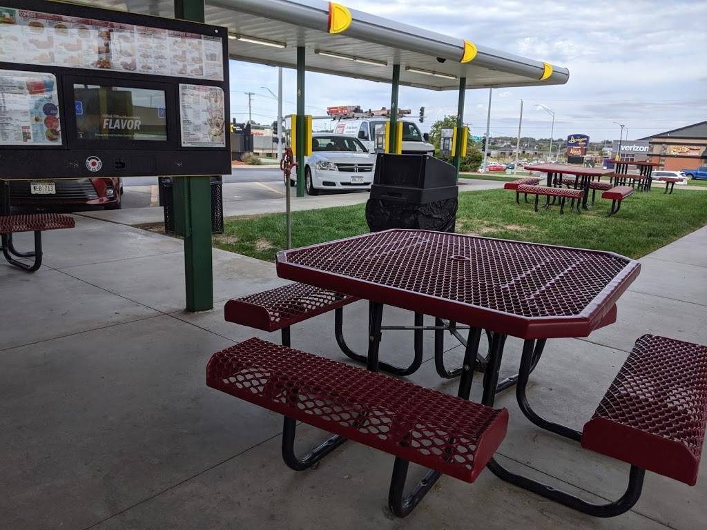 Sonic Drive-In | restaurant | 8445 Holdrege St, Lincoln, NE 68505, USA | 4024861800 OR +1 402-486-1800
