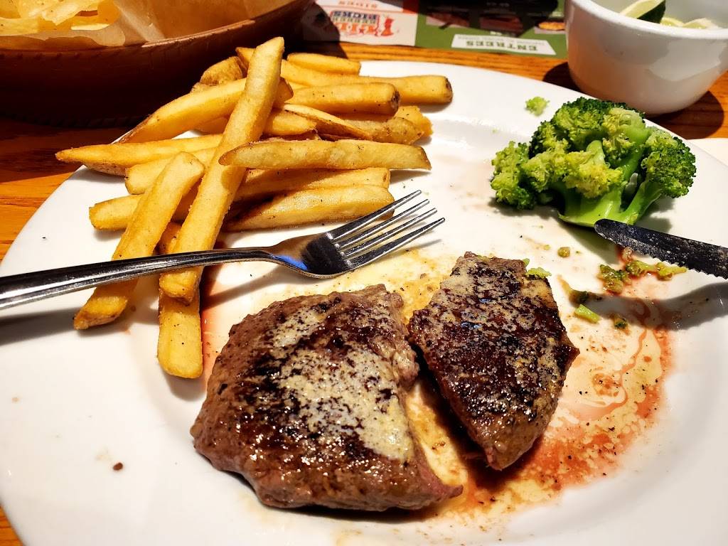 Chilis Grill & Bar | restaurant | 12815 Preston Rd, Dallas, TX 75230, USA | 9729913855 OR +1 972-991-3855