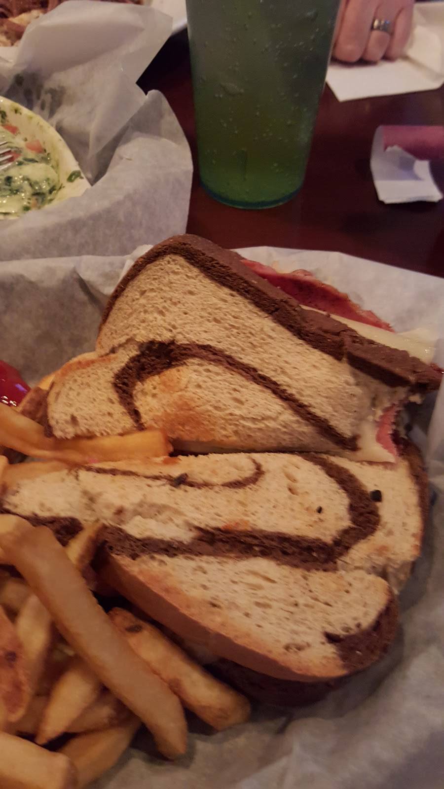 OConners Irish Pub | restaurant | 2200 N Limestone St, Springfield, OH 45503, USA | 9377176915 OR +1 937-717-6915