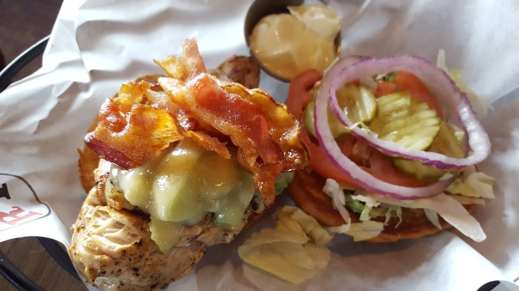 Ruby Tuesday | restaurant | 1050 E Coliseum Blvd, Fort Wayne, IN 46805, USA | 2604719369 OR +1 260-471-9369