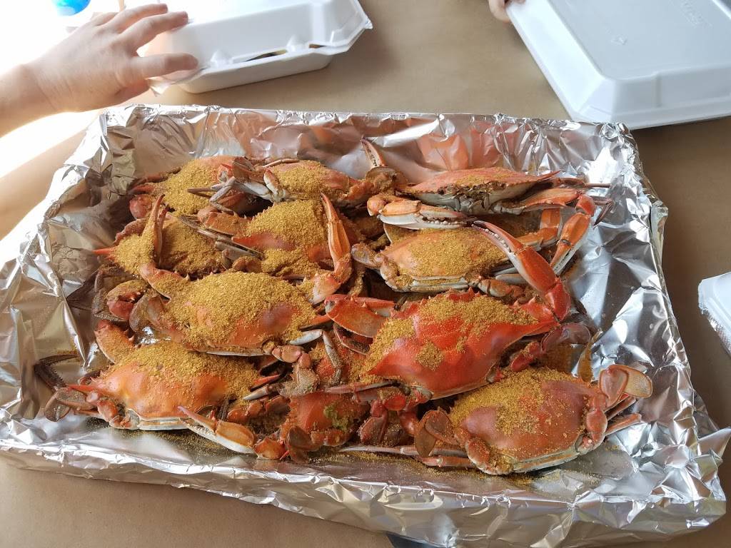 Lintons Crab House & Seafood Carry-Out | restaurant | 4500 Crisfield Hwy, Crisfield, MD 21817, USA | 4109680127 OR +1 410-968-0127