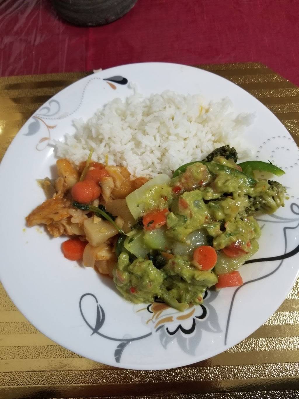 Minis Restaurant | restaurant | 251 Park Ave, Paterson, NJ 07501, USA | 9736848301 OR +1 973-684-8301