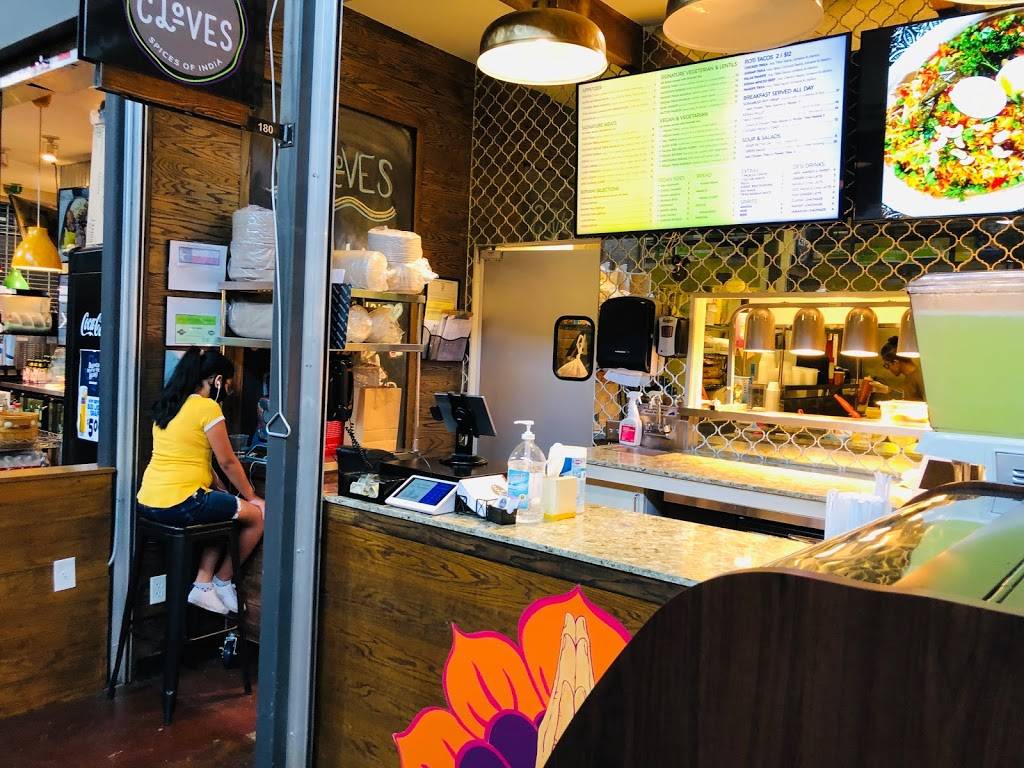 8 Cloves - Spice of India | restaurant | 920 S Harwood St #180, Dallas, TX 75201, USA | 2142727311 OR +1 214-272-7311