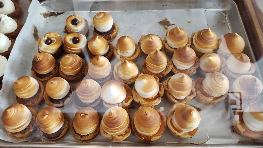 The Little Sugars | bakery | 2028 Harrison St #103, Hollywood, FL 33020, USA | 4072577868 OR +1 407-257-7868