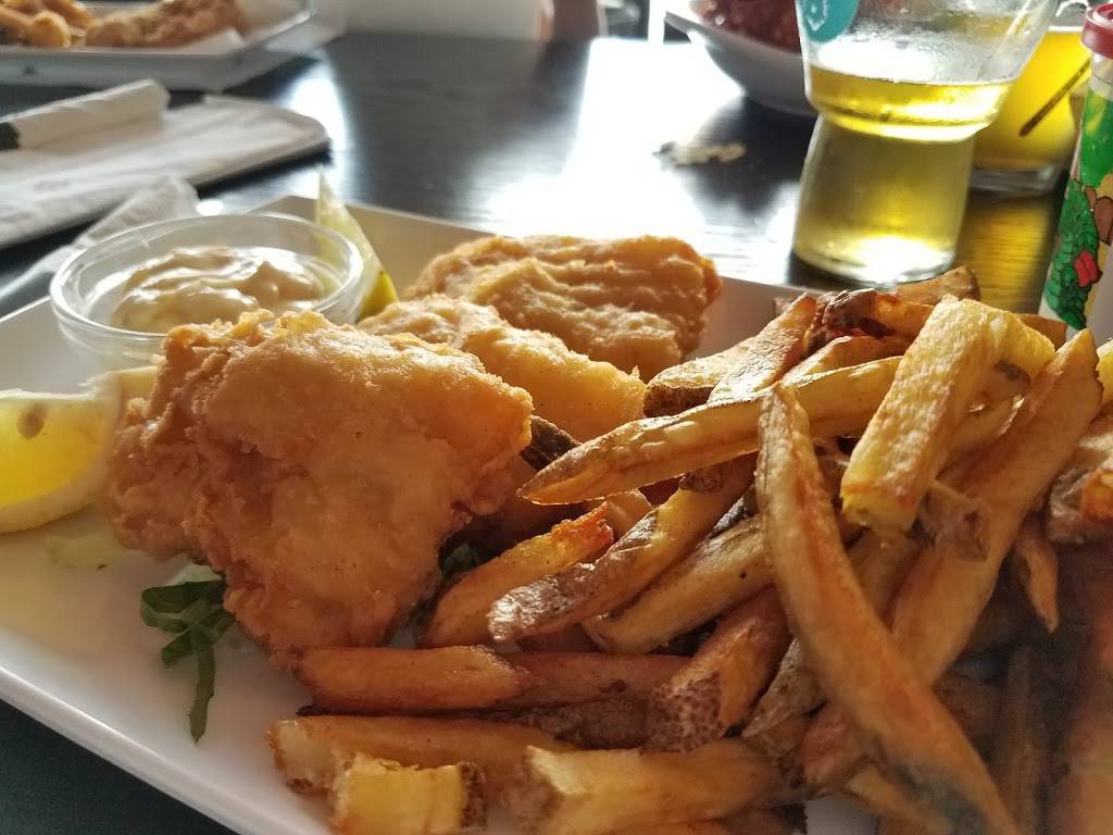 Crawfords Food & Spirits | restaurant | 3942 W School St, Chicago, IL 60618, USA | 7738532961 OR +1 773-853-2961