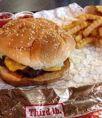 Braums Ice Cream & Burger Restaurant | restaurant | 4524 Northwest Expy, Oklahoma City, OK 73116, USA | 4057281819 OR +1 405-728-1819