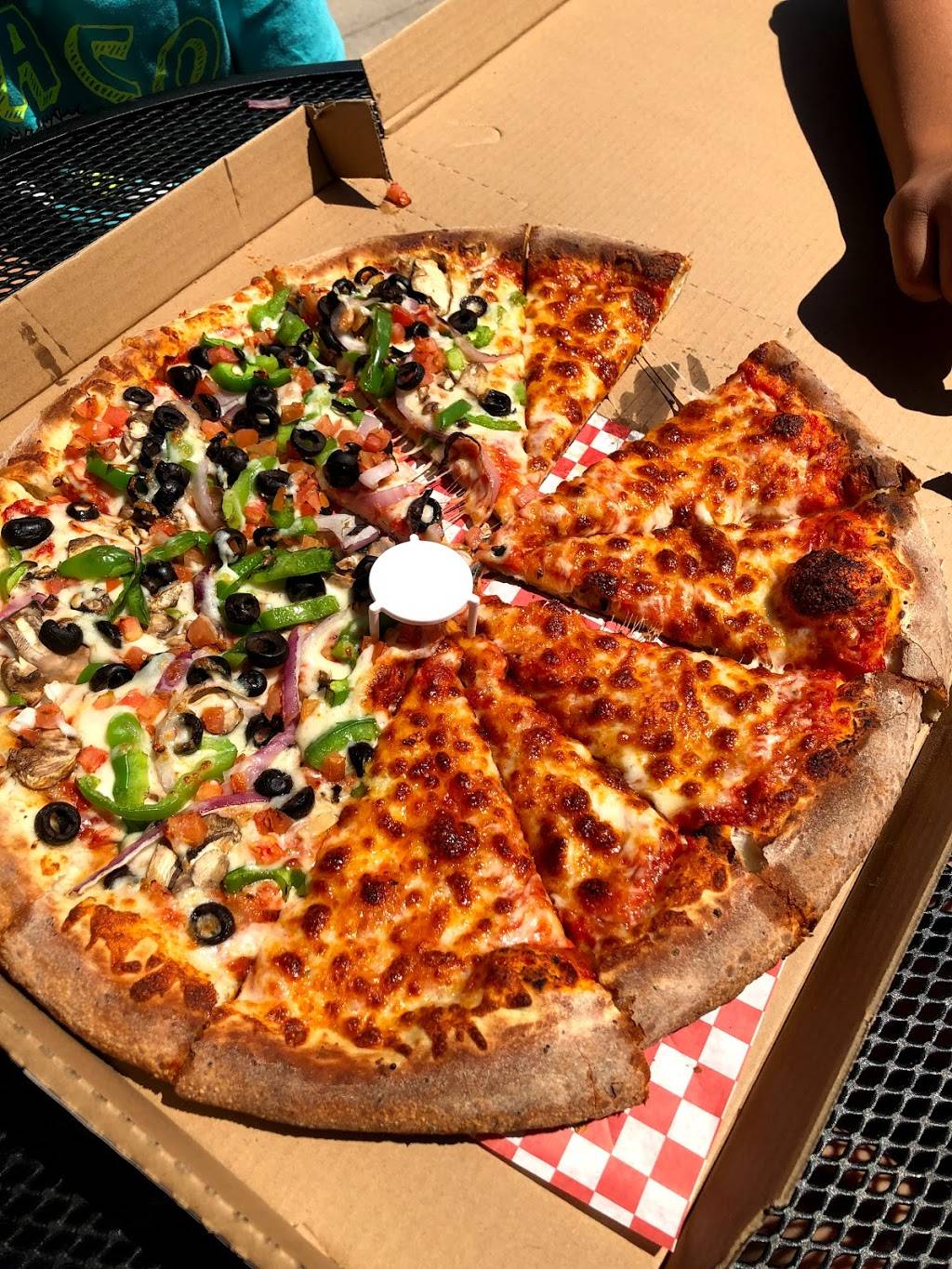 Garlic Jims Famous Gourmet Pizza | meal delivery | 3982 Red Cedar Dr, Highlands Ranch, CO 80126, USA | 3033465467 OR +1 303-346-5467