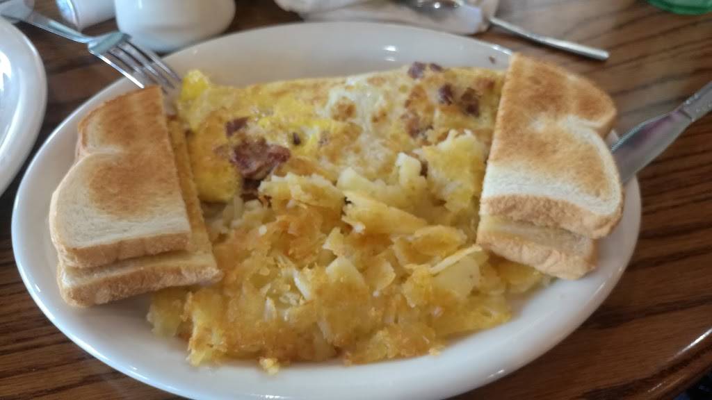 The Beachcliff Diner | restaurant | 2405 W Erie Ave, Lorain, OH 44053, USA | 4402442030 OR +1 440-244-2030