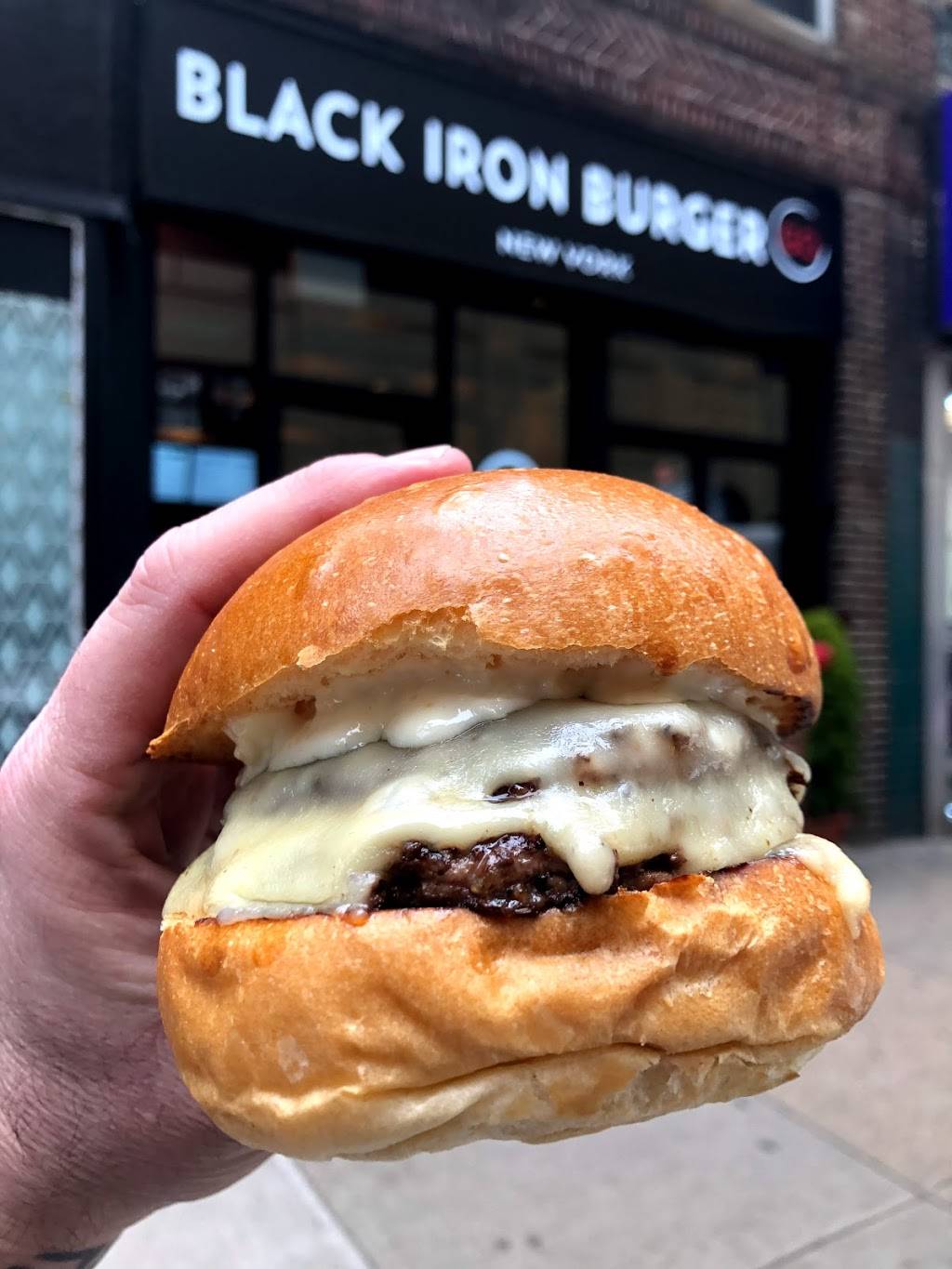 Black Iron Burger GO | restaurant | 140 W 32nd St, New York, NY 10001, USA | 6468690091 OR +1 646-869-0091