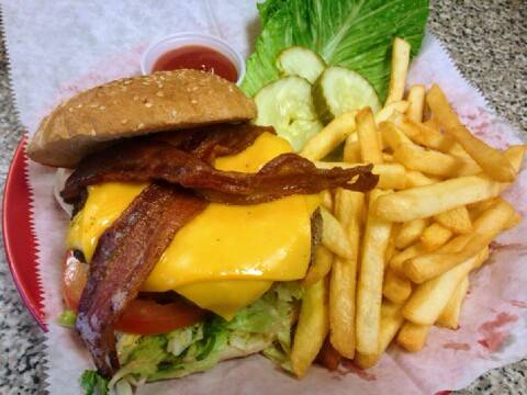 Yanis Pizza | restaurant | 202 North St, Middletown, NY 10940, USA | 8452394746 OR +1 845-239-4746