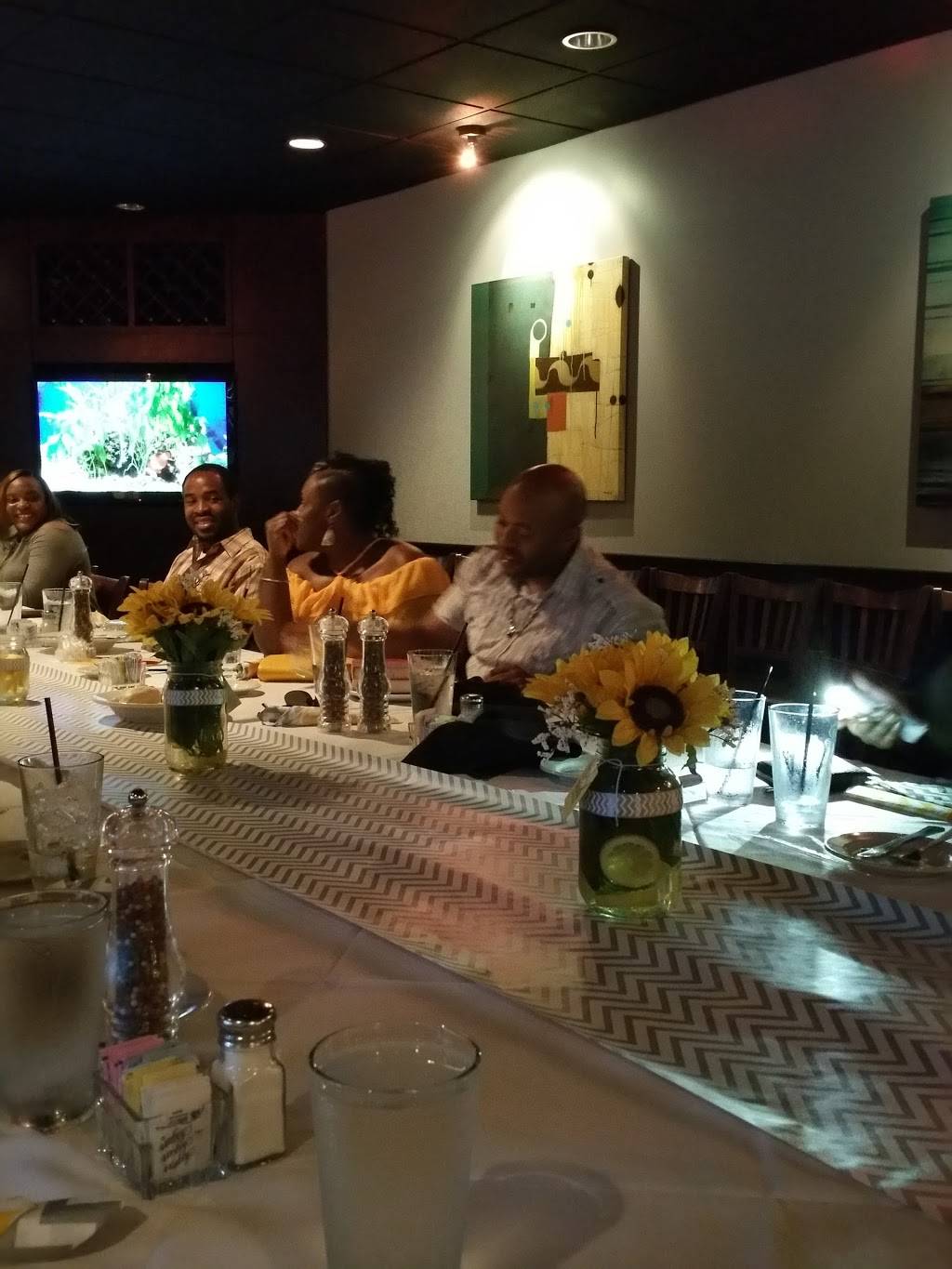 Red Rocks Cafe: Strawberry Hill in South Park | restaurant | 4223 Providence Rd #8, Charlotte, NC 28211, USA | 7043640402 OR +1 704-364-0402