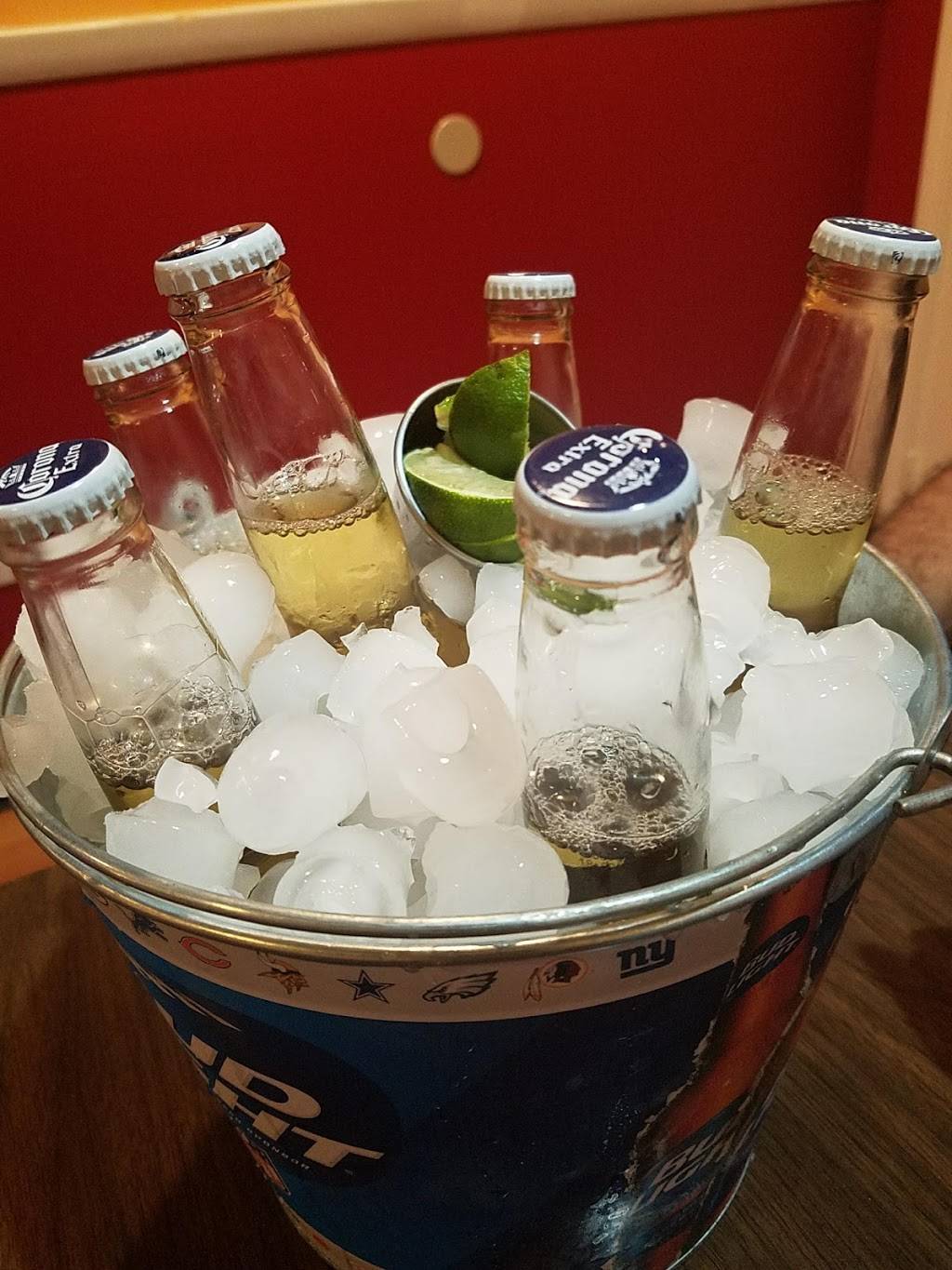 809 grill & Lounge | restaurant | 43 W Hollis St, Nashua, NH 03060, USA | 6034844940 OR +1 603-484-4940