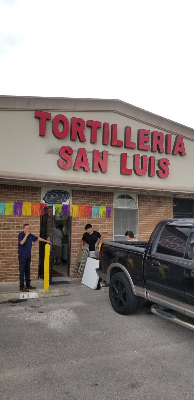 Tortilleria San Luis P#2 | restaurant | 8611 S Texas 6, Houston, TX 77083, USA | 8327818403 OR +1 832-781-8403