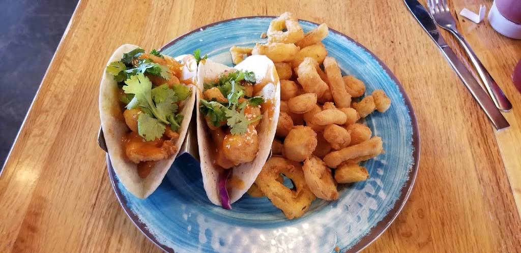 Bostons Fish House | restaurant | 1414 S Atlantic Ave, New Smyrna Beach, FL 32169, USA | 3864240757 OR +1 386-424-0757