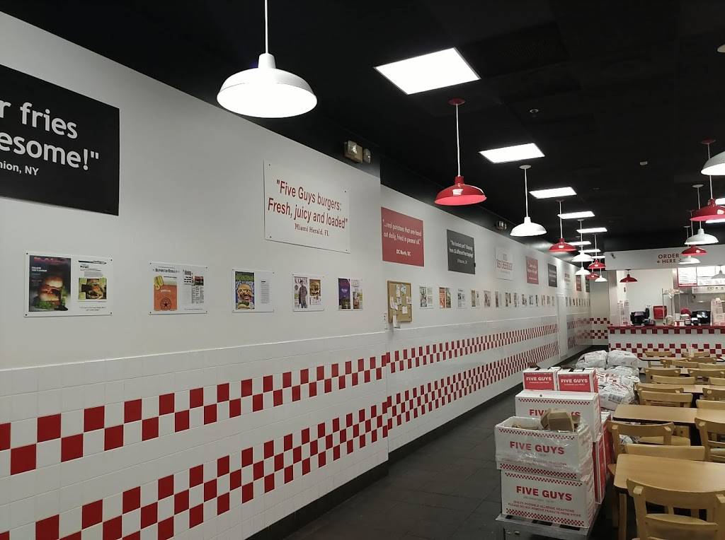Five Guys | meal takeaway | 8600 Ward Pkwy Suite 2155, Kansas City, MO 64114, USA | 8163334897 OR +1 816-333-4897