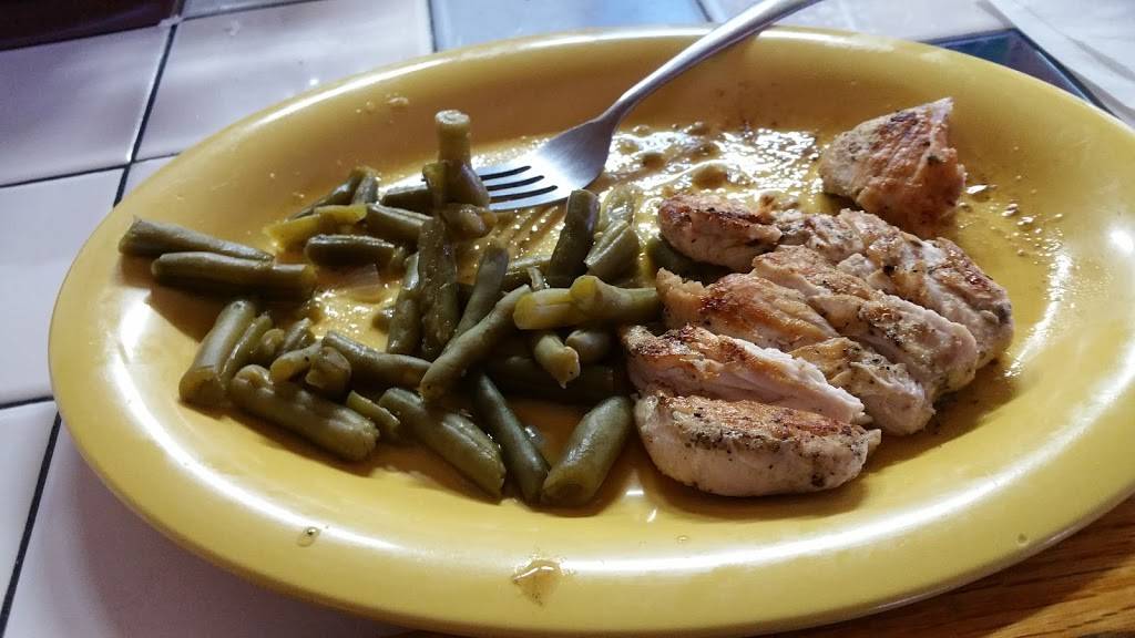 Monis Grill | restaurant | 115 W Elm St, Walnut Ridge, AR 72476, USA | 8708867521 OR +1 870-886-7521