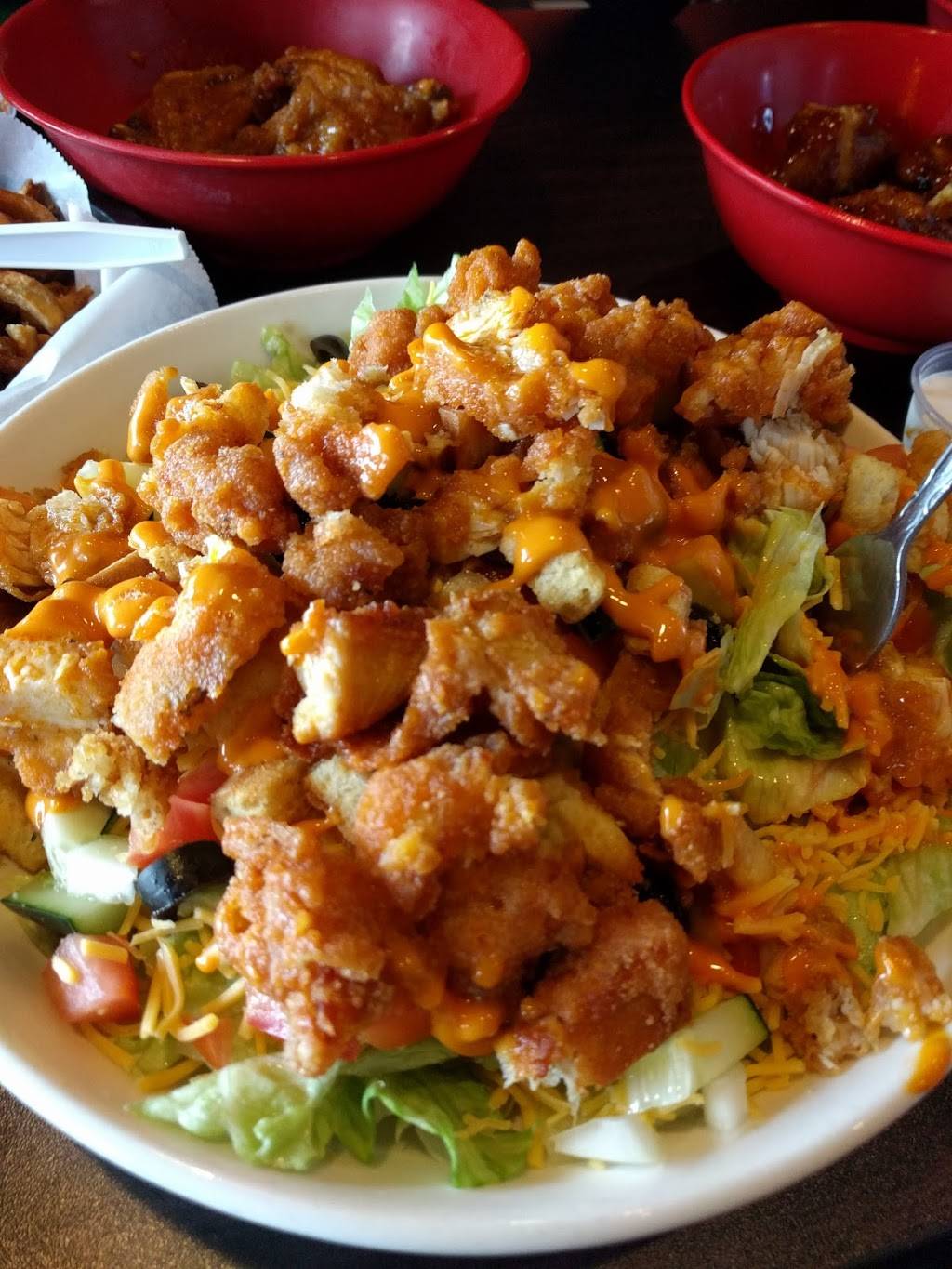 Roadhouse Wings & Grille | restaurant | 2177 Hilliard Rome Rd, Hilliard, OH 43026, USA | 6145299399 OR +1 614-529-9399