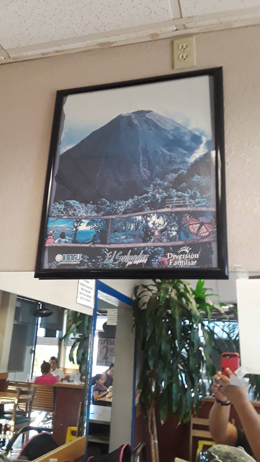 El Salvadoreño Restaurant | restaurant | 3130 Peck Rd, El Monte, CA 91731, USA | 6264448474 OR +1 626-444-8474