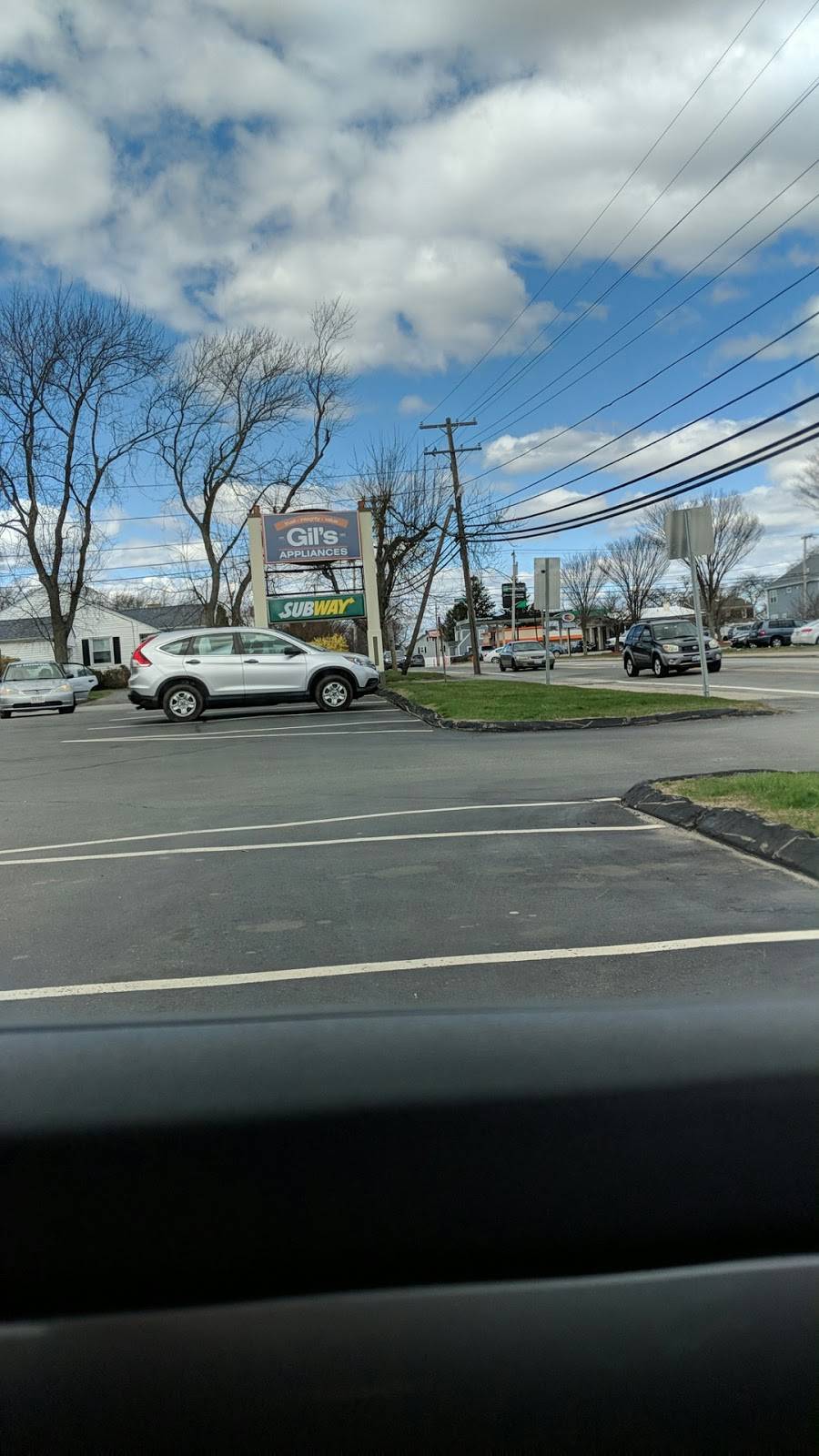 Subway Restaurants | restaurant | 397 Metacom Ave, Bristol, RI 02809, USA | 4012540180 OR +1 401-254-0180