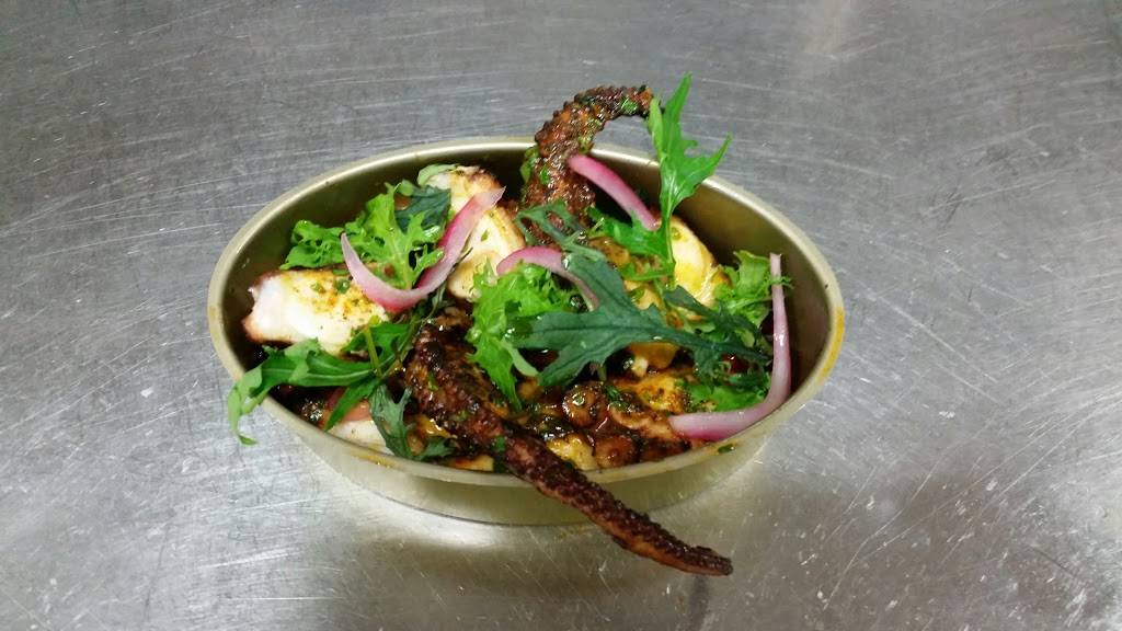 Basement Tavern | restaurant | 2640 Main St, Santa Monica, CA 90405, USA | 3103962469 OR +1 310-396-2469