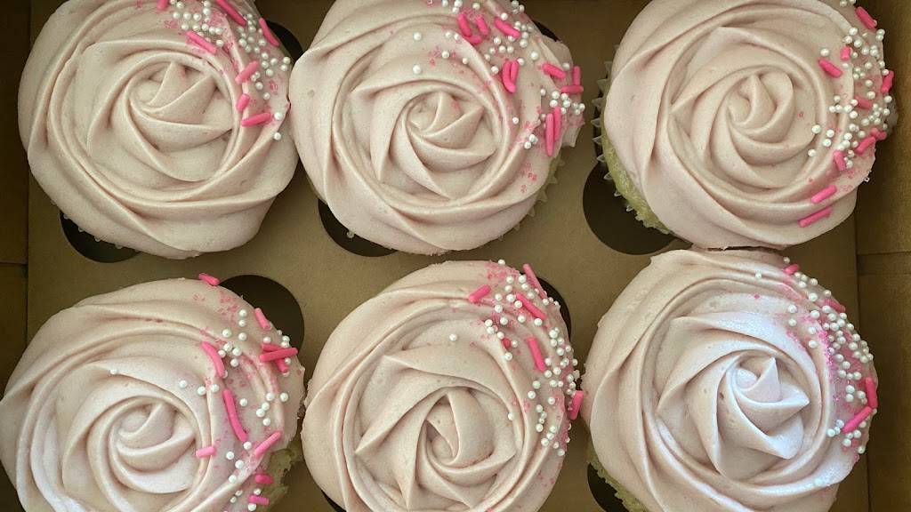 Polinas Cupcakery | restaurant | 13501 Windy Meadow Ln, Silver Spring, MD 20906, USA | 2404827368 OR +1 240-482-7368