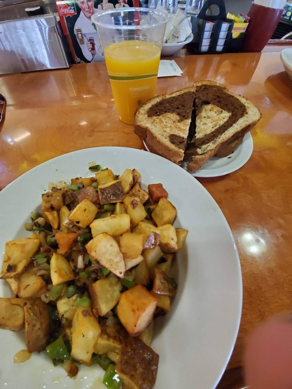 Kings Chef Diner 3 | restaurant | 6436 US-87, Fountain, CO 80817, USA | 7194342479 OR +1 719-434-2479