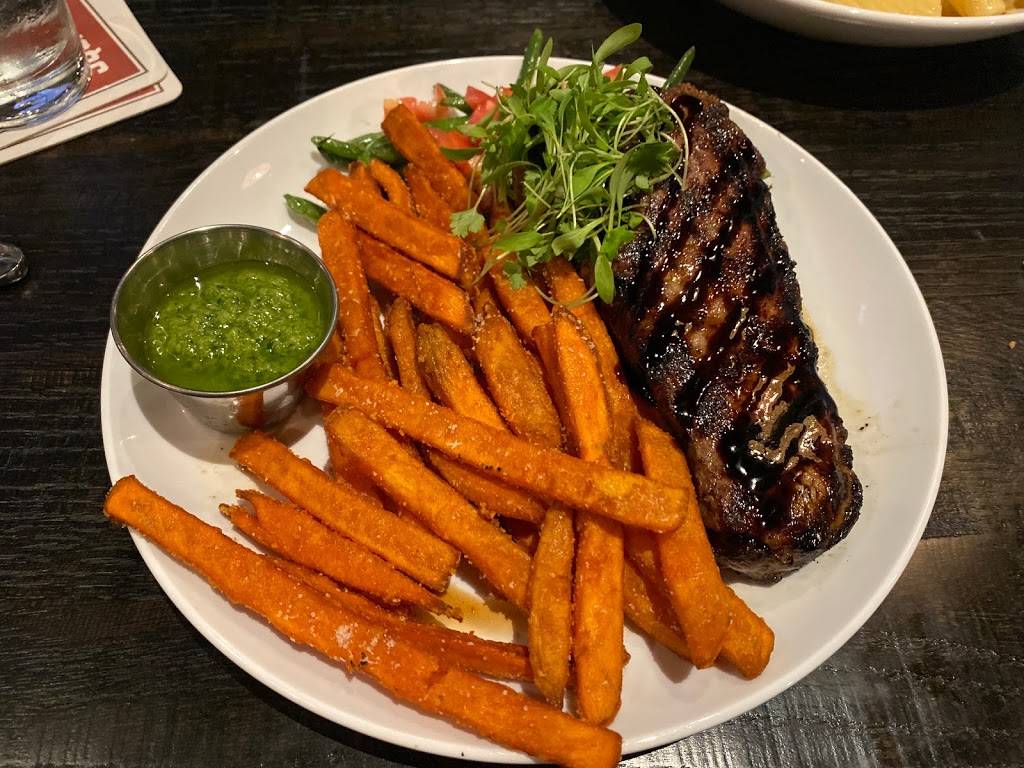 Tavern in the Square Wrentham | restaurant | 1 Premium Outlet Blvd, Suite 252, Wrentham, MA 02093, USA | 7743079900 OR +1 774-307-9900